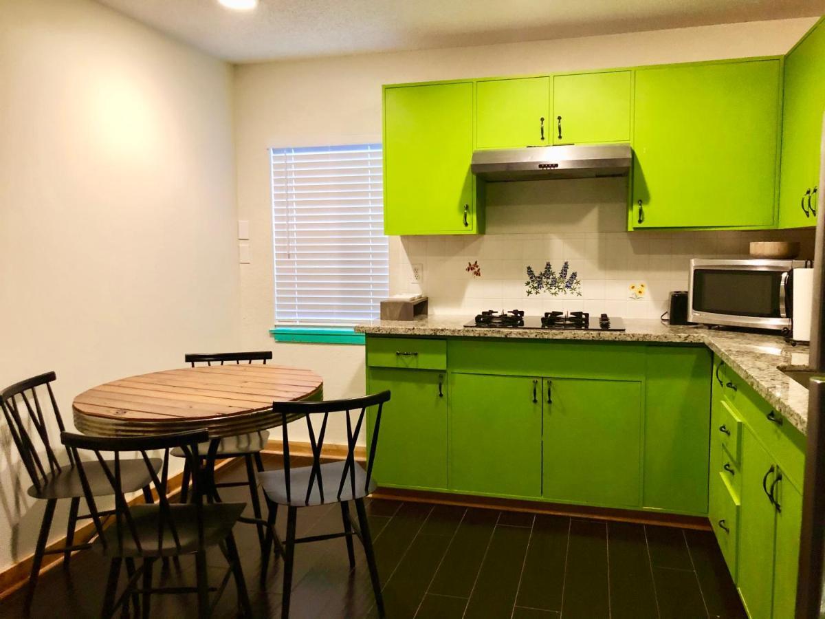 The Cove Bnb Hudson Bend Pokoj fotografie